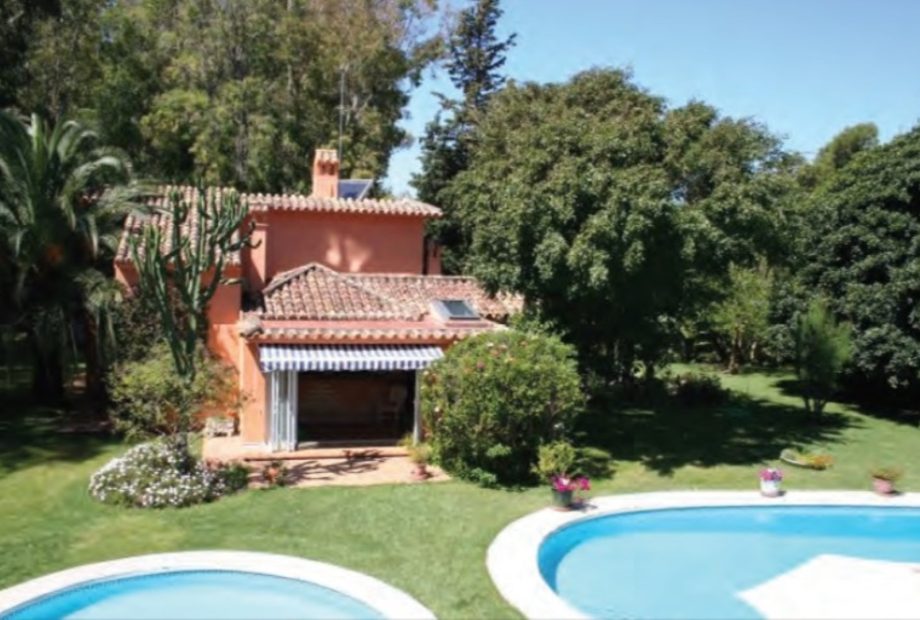 Beachside villa for sale at New Golden Mile, Estepona, Costa del Sol