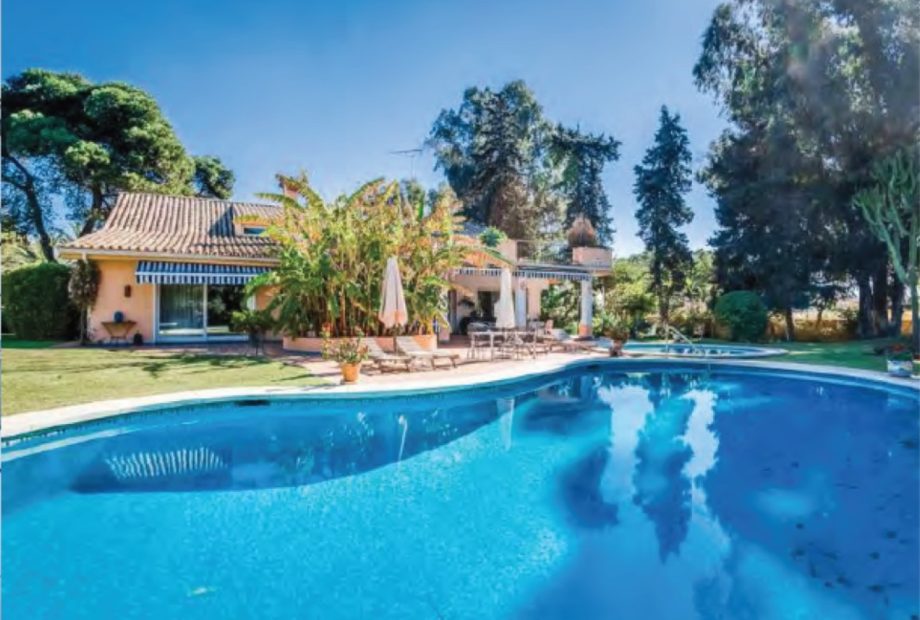 Beachside villa for sale at New Golden Mile, Estepona, Costa del Sol