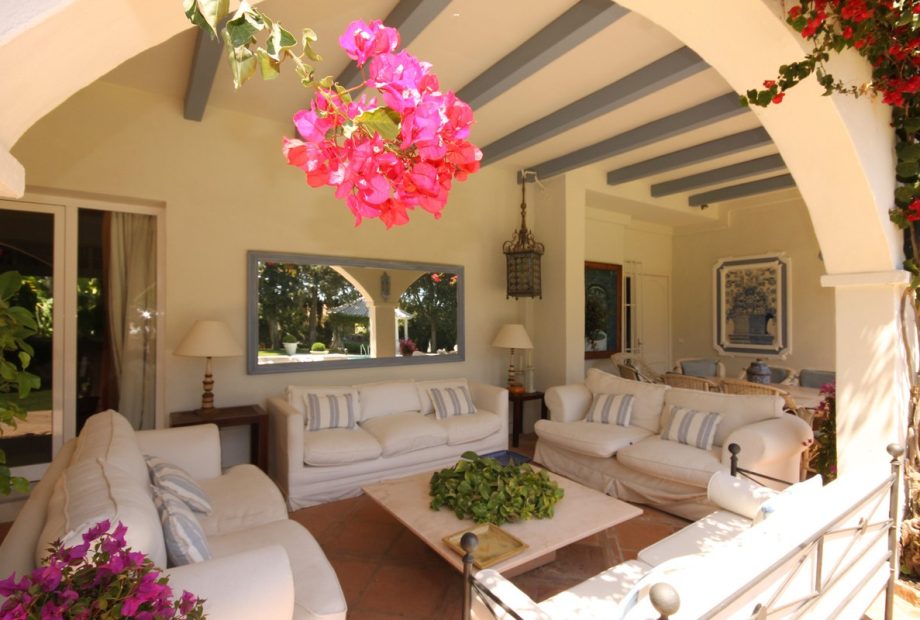 Classical large villa suitable as a Bed&Breakfast in lower Calahonda