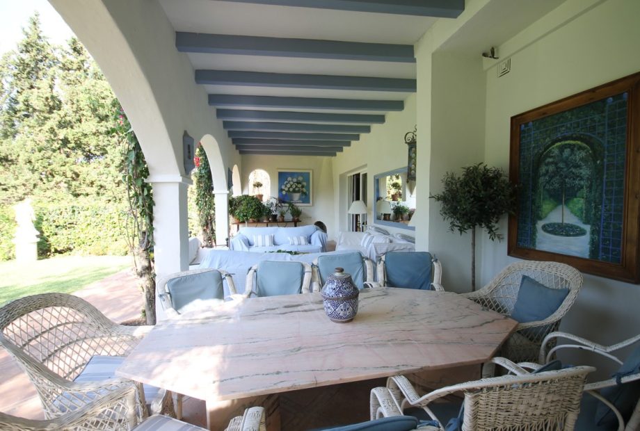 Classical large villa suitable as a Bed&Breakfast in lower Calahonda