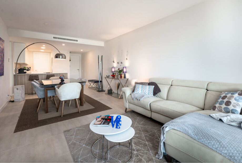 Brand New Modern Apartment with Top Amenities in Selwo Estepona