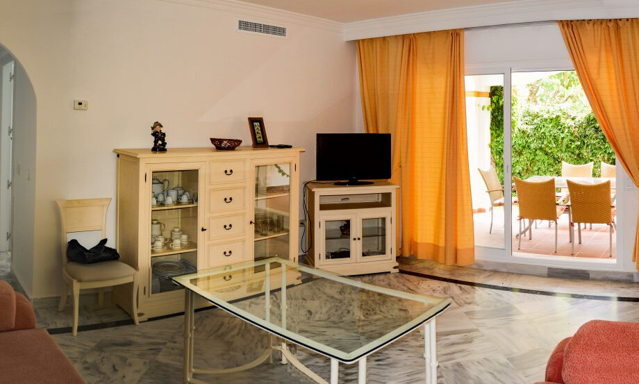 Excellent ground floor apartment in a prestigious urbanization of Puerto Banus, Costa del Sol