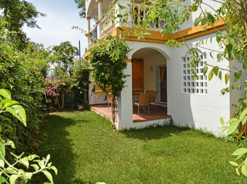 Excellent ground floor apartment in a prestigious urbanization of Puerto Banus, Costa del Sol