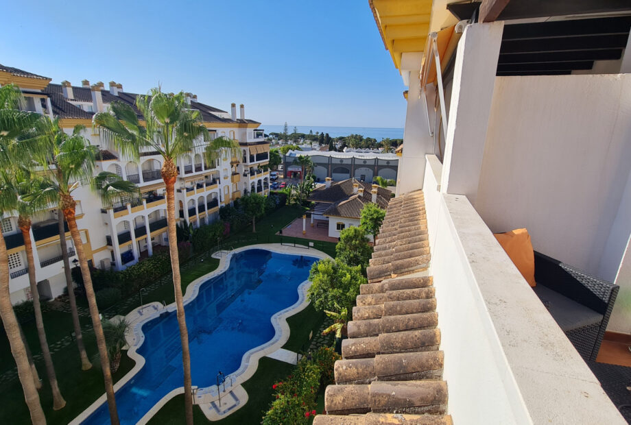 Reduced price! Costa Nagüeles, Golden Mile Marbella, penthouse with sea views