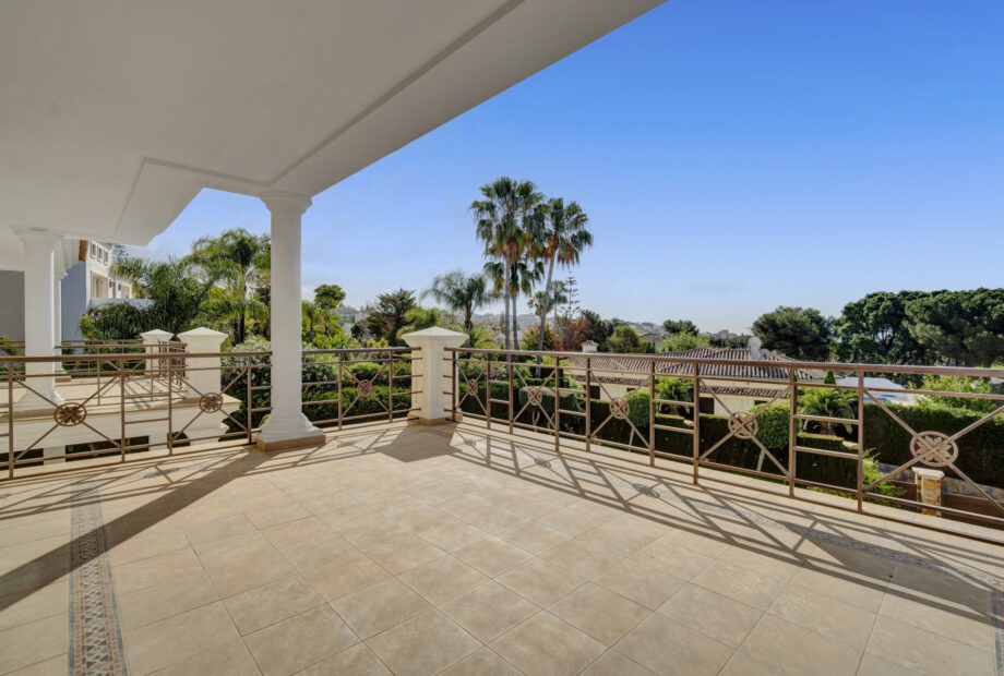 Magnificent five bedroom Villa located in Hacienda Las Chapas, Marbella – with independant apartment