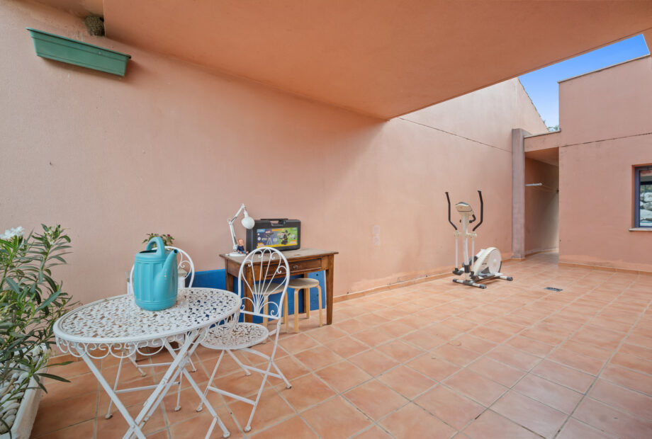 Bright and spacious, five bedroom townhouse located in Sun Golf, Nueva Andalucia with private garden