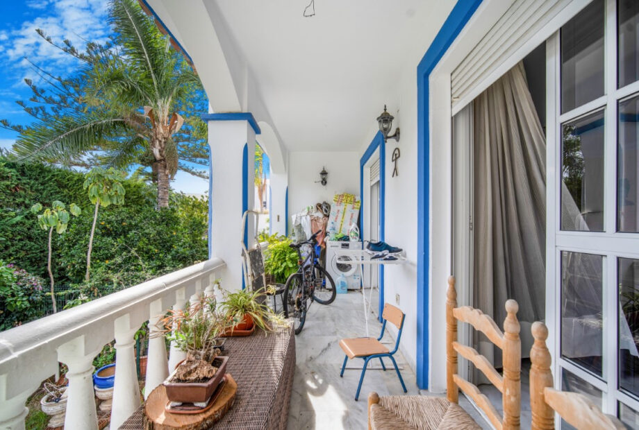 Amazing investment opportunity; a four bedroom semi detached, south facing villa in the Beachside community Costalita