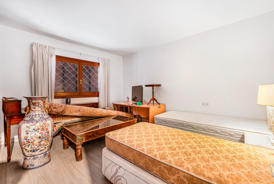 Fantastic four bedroom, east facing Villa located in Rio Real, Marbella – a great reform project