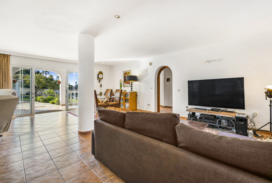 Incredible investment opportunity – Three bedroom villa with potential to increase in Rio Real, Marbella