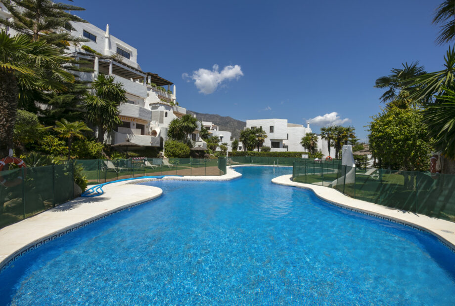 Fantastic four bedroom, South East facing ground floor duplex apartment in the gated community Coto Real on Marbella’s Golden Mile