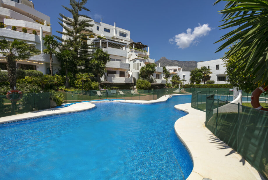 Fantastic four bedroom, South East facing ground floor duplex apartment in the gated community Coto Real on Marbella’s Golden Mile