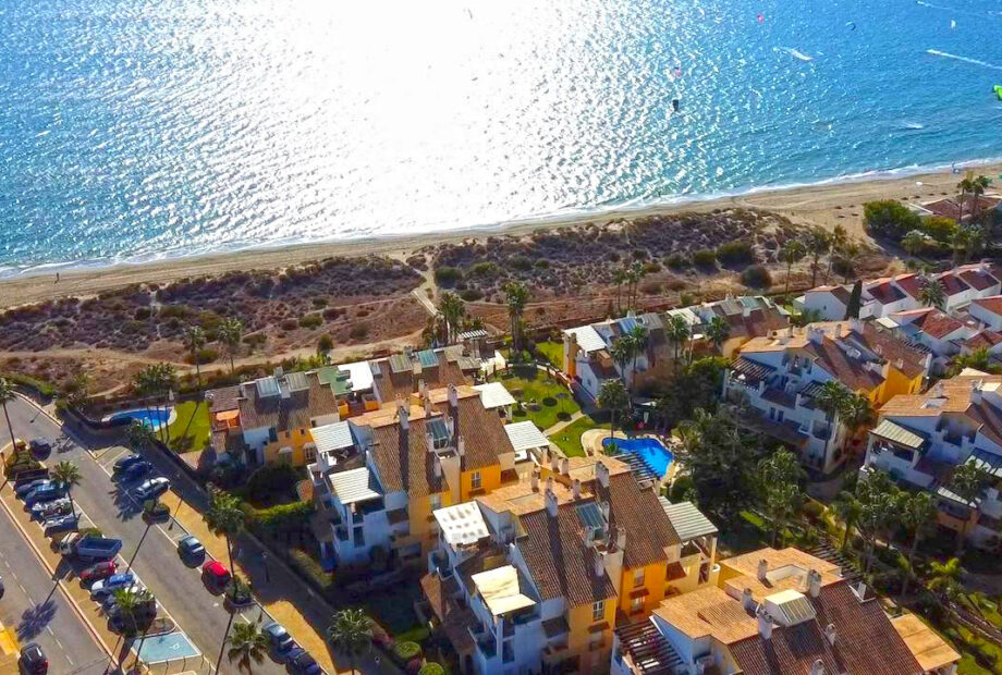 Fantastic five-bedroom beach front, semi-detached villa in Bahia de Marbella
