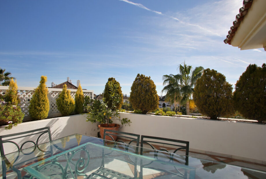 Exceptional four bedroom, south facing duplex penthouse in the exclusive and gated community of Monte Paraiso