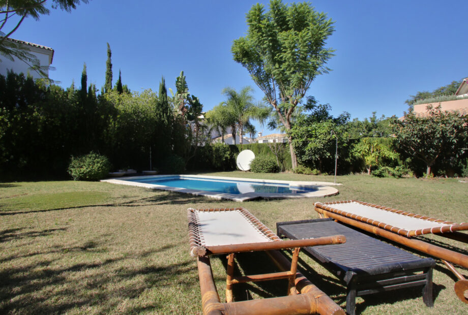 Wonderful 4 Bedroom Villa In Las Brisas, Close To All Amenities And The Beach