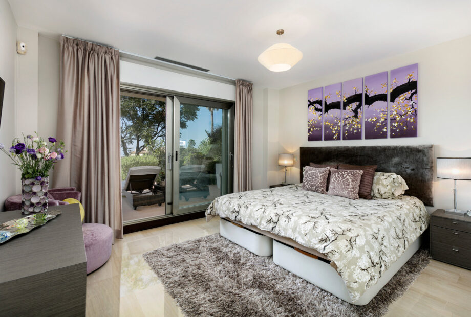 Luxurious 3 Bedroom South-facing Corner Apartment In La Azalia, Benahavís – Sea And Golf Views!